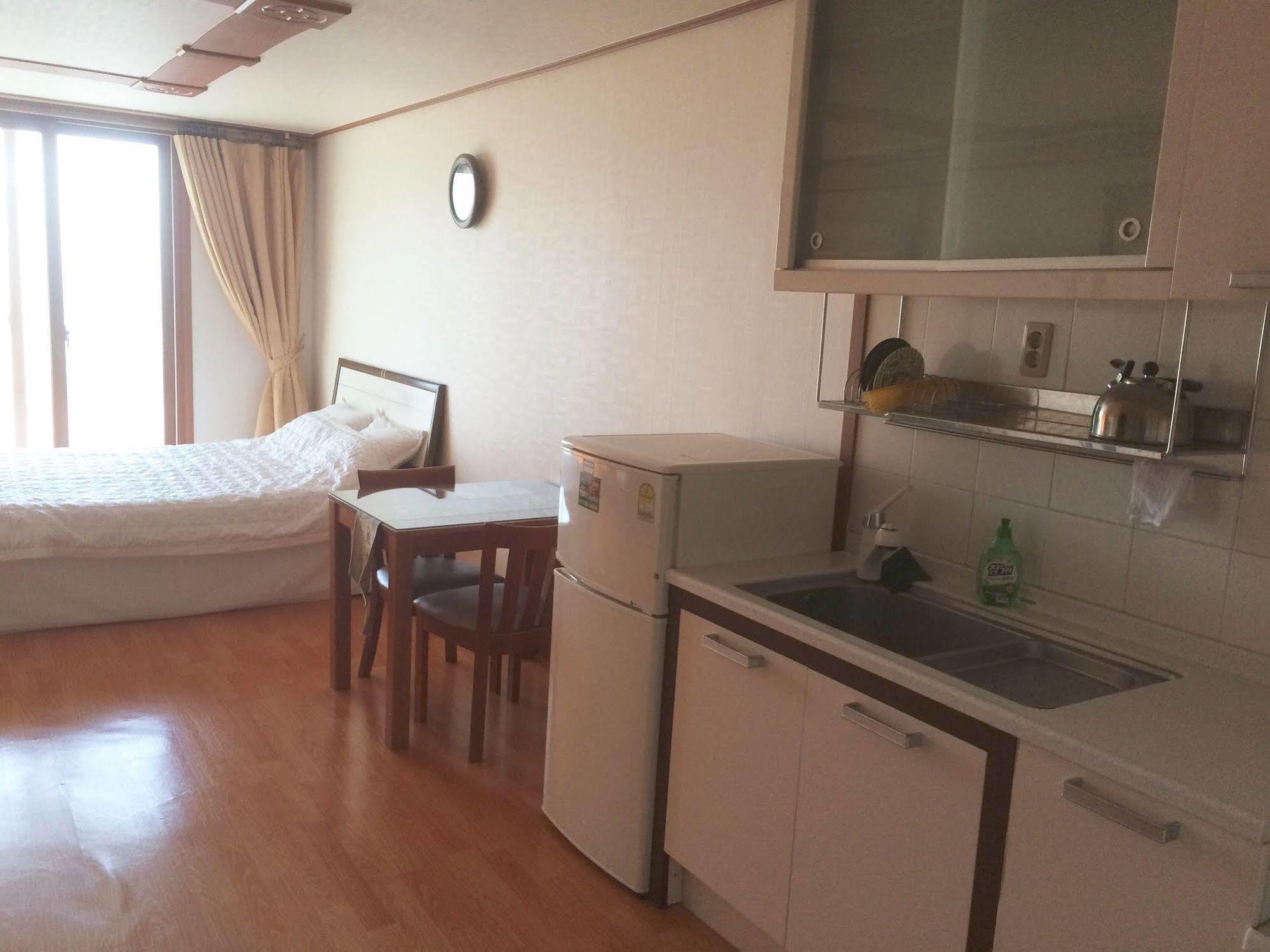 Greenside Pension Seogwipo Dış mekan fotoğraf